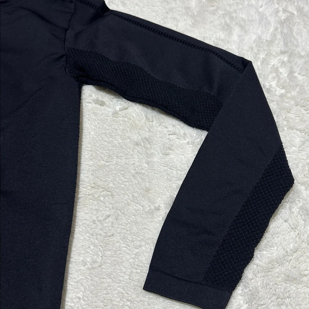 Varley | size xxs/xs | black poinsetta jacket